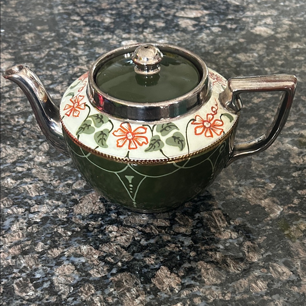 ENGLISH GIBSON & SONS HARVET POTTERY SILVER ART WARE TEAPOT
